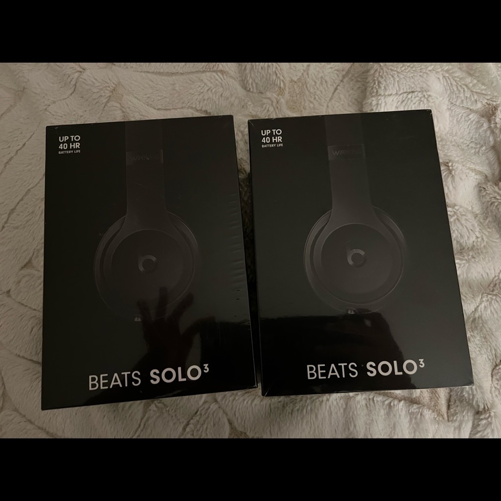 Brand New Beats by Dre Solo3 Wireless Headphones in Black